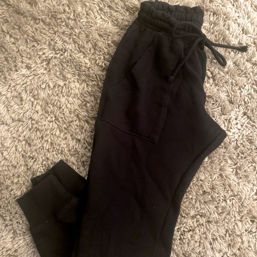 Harlow, black ladies jogger lounge pants, size small